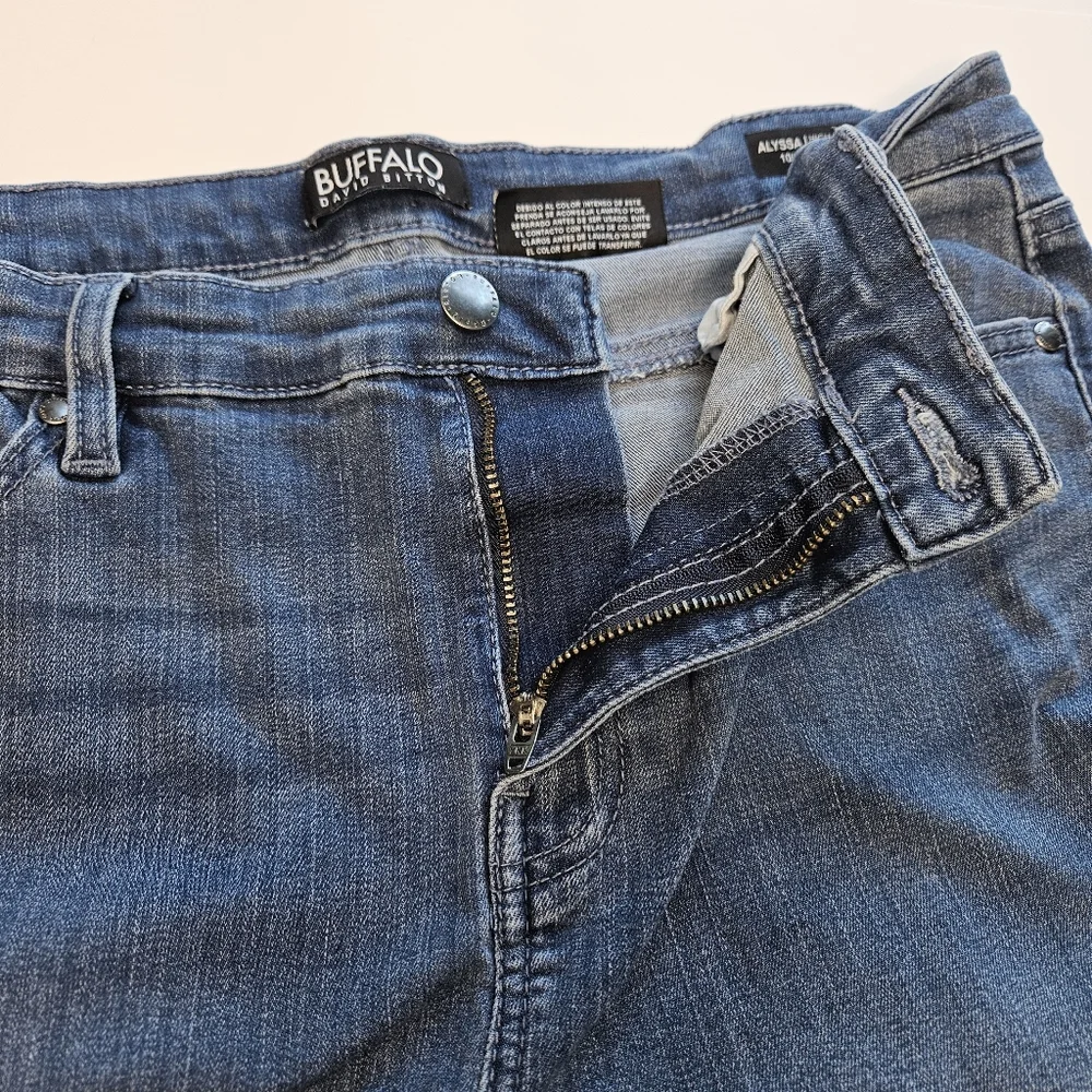 Buffalo David Bitton Alyssa medium wash hi rise straight leg stretch denim jeans